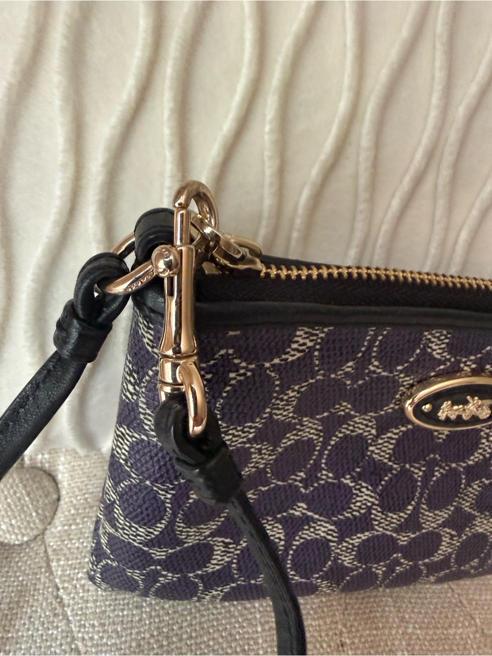 Coach Corner Zip Wristlet Signature Canvas Purple Gold Horse & Carriage - Picture 4 of 7